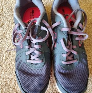 Women's New Balance breast cancer shoe 8.5